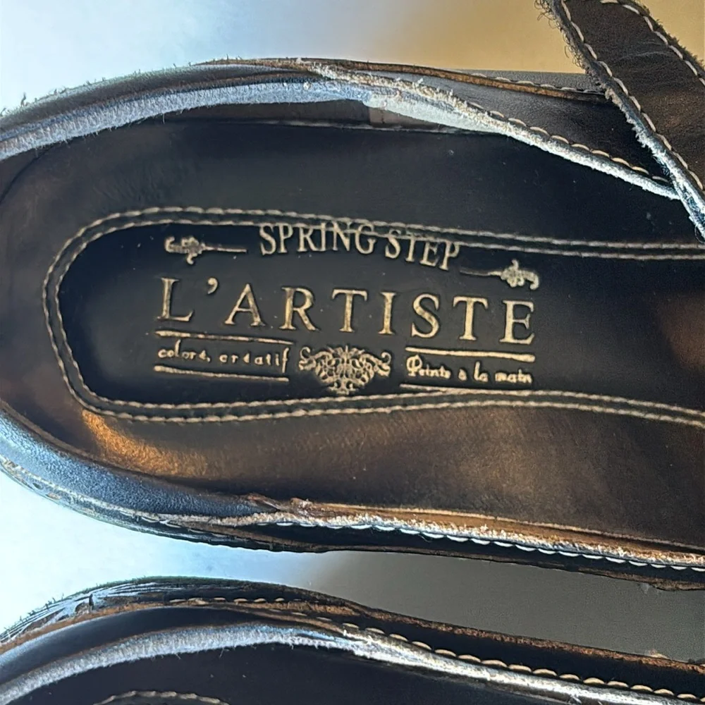 L'ATISTE Spring Step Brown Geometric Pattern Flats - Picture 2 of 9